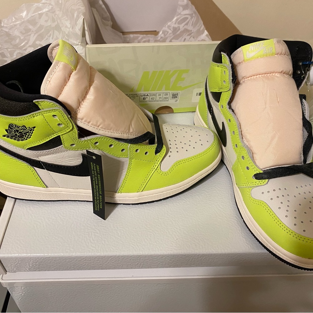 Nike Air Jordan 1 Retro High OG Visionaire Volt Black Mens NEW 8.5 men/10 women